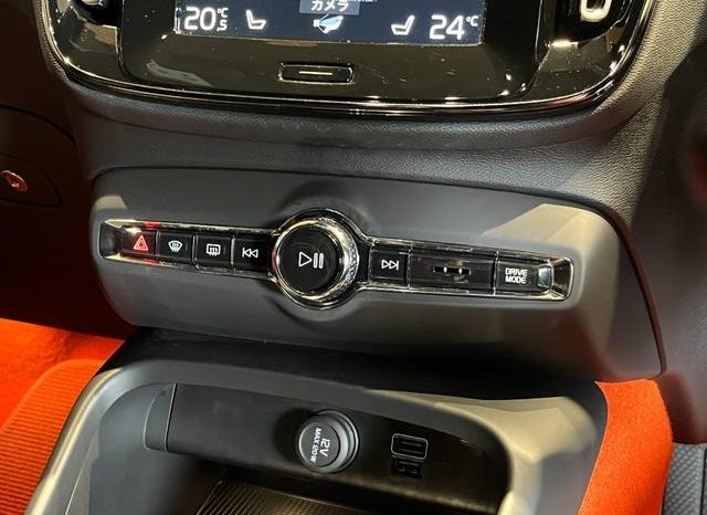 VOLVO XC40 T4 AWD R-DESIGN 2018 full