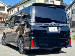 TOYOTA VOXY ZS KIRAMEKI II 2019 full