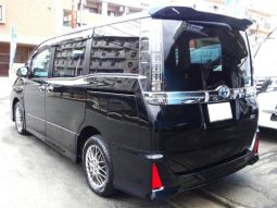 TOYOTA VOXY HYBRID ZS KIRAMEKI II 2017 full