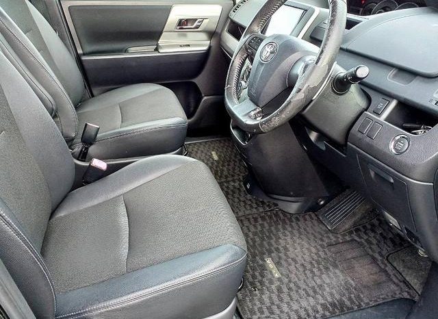 TOYOTA VOXY ZS KIRAMEKI Z 2013 full