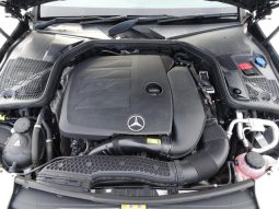 MERCEDES BENZ C-CLASS C200 4MATIC AVANTGARDE AMG LINE 2019 full