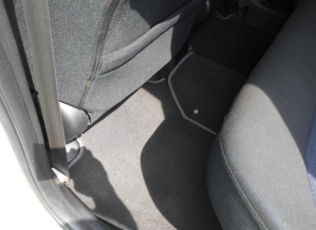 HONDA FIT SHE S 2010 full