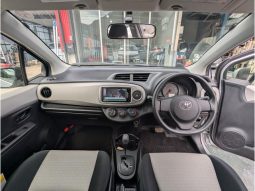 TOYOTA VITZ F 2012 full