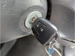 TOYOTA VITZ F 2012 full