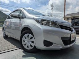 TOYOTA VITZ F 2012 full
