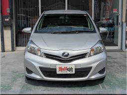 TOYOTA VITZ F 2012 full