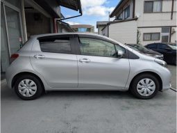 TOYOTA VITZ F 2012 full