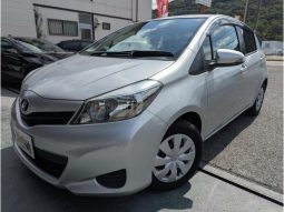 TOYOTA VITZ F 2012 full