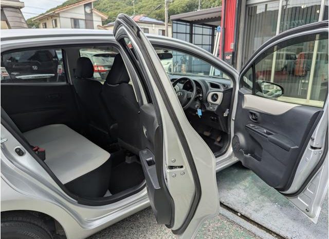 TOYOTA VITZ F 2012 full