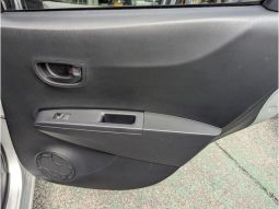 TOYOTA VITZ F 2012 full