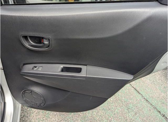 TOYOTA VITZ F 2012 full