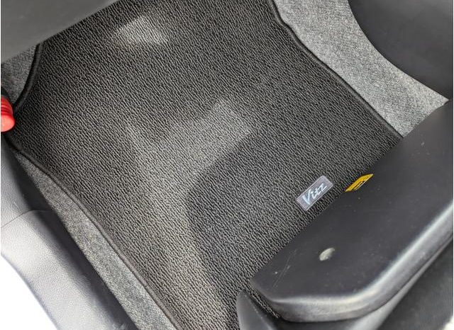 TOYOTA VITZ F 2012 full