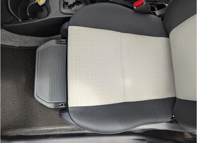 TOYOTA VITZ F 2012 full