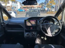 TOYOTA VOXY HYBRID ZS 2016 full