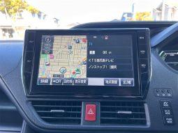 TOYOTA VOXY HYBRID ZS 2016 full