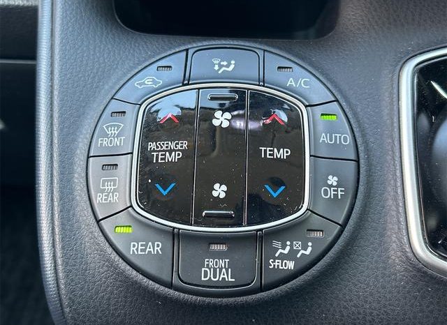 TOYOTA VOXY HYBRID ZS 2016 full