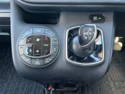 TOYOTA VOXY HYBRID ZS 2016 full