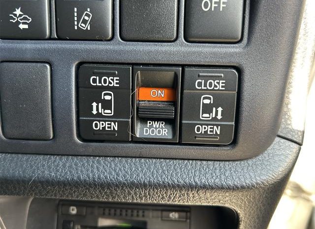 TOYOTA VOXY HYBRID ZS 2016 full