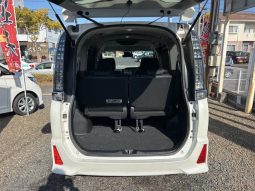 TOYOTA VOXY HYBRID ZS 2016 full