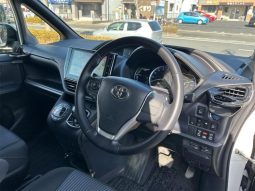 TOYOTA VOXY HYBRID ZS 2016 full