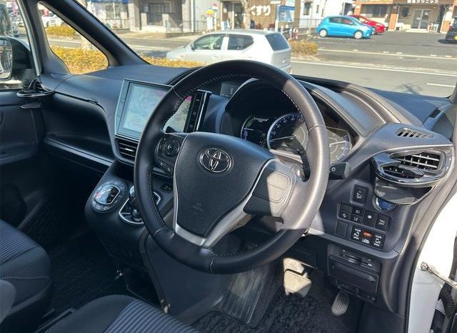 TOYOTA VOXY HYBRID ZS 2016 full