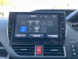 TOYOTA VOXY HYBRID ZS 2016 full