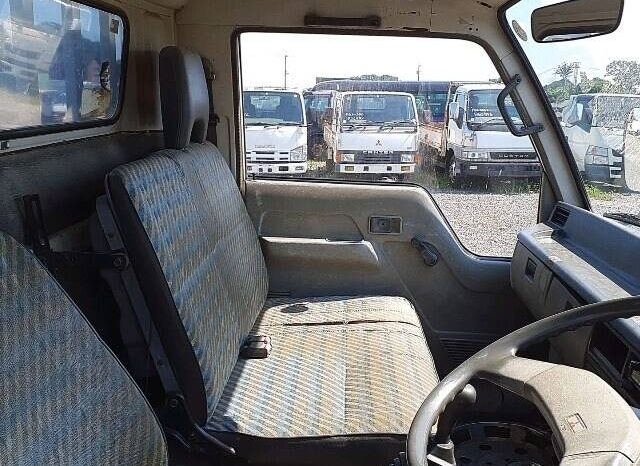 MITSUBISHI FUSO CANTER FLAT BODY 2 TON 4D32 full