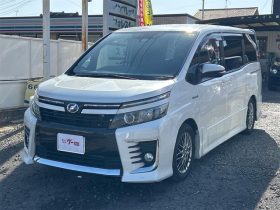 TOYOTA VOXY HYBRID ZS 2016