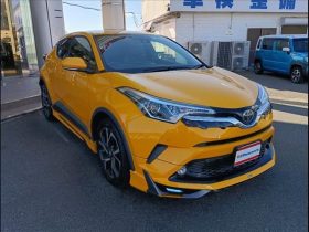 TOYOTA C-HR G-T 2017