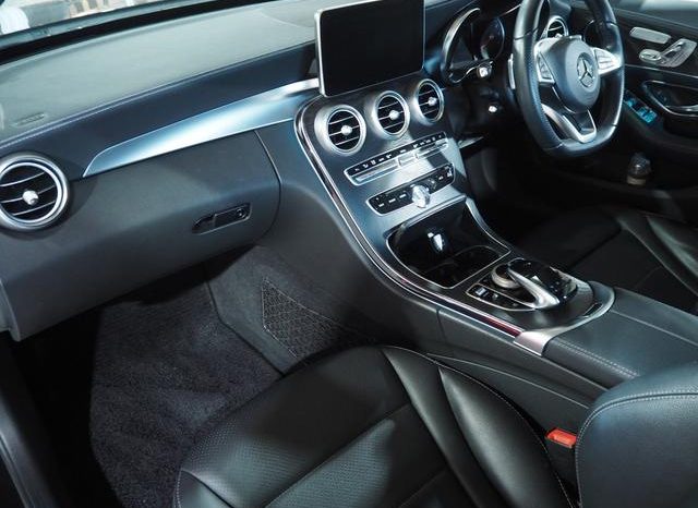 MERCEDES BENZ C-CLASS C180 AVANTGARDE AMG LINE 2016 full