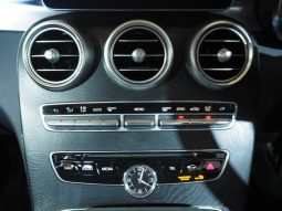 MERCEDES BENZ C-CLASS C180 AVANTGARDE AMG LINE 2016 full