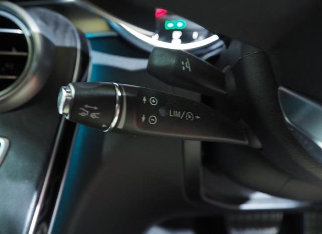 MERCEDES BENZ C-CLASS C180 AVANTGARDE AMG LINE 2016 full