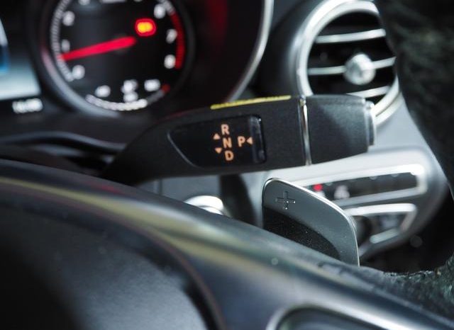 MERCEDES BENZ C-CLASS C180 AVANTGARDE AMG LINE 2016 full