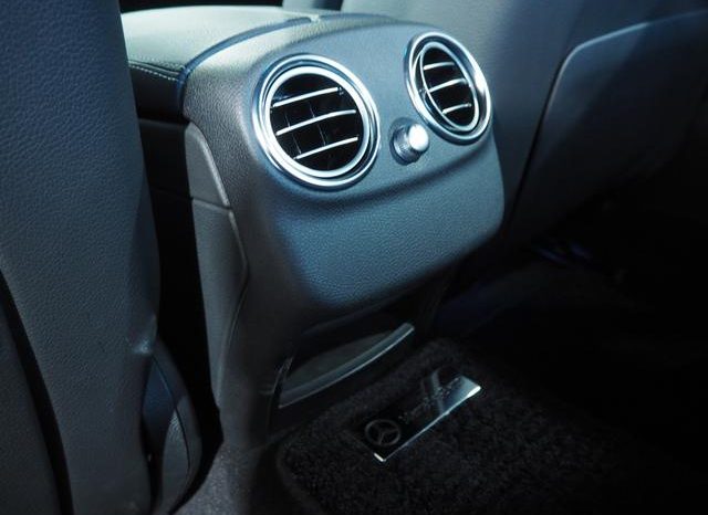 MERCEDES BENZ C-CLASS C180 AVANTGARDE AMG LINE 2016 full