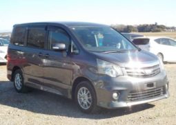 Toyota Noah SI 2010 full