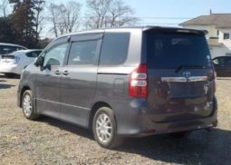 Toyota Noah SI 2010 full