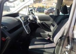 Toyota Noah SI 2010 full