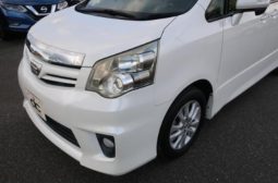 TOYOTA NOAH SI 2012 full