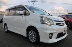 TOYOTA NOAH SI 2012 full