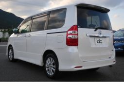 TOYOTA NOAH SI 2012 full