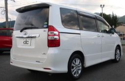 TOYOTA NOAH SI 2012 full