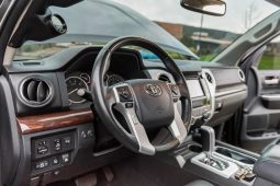 Toyota Tundra Limited CrewMax 4×4 2017 full