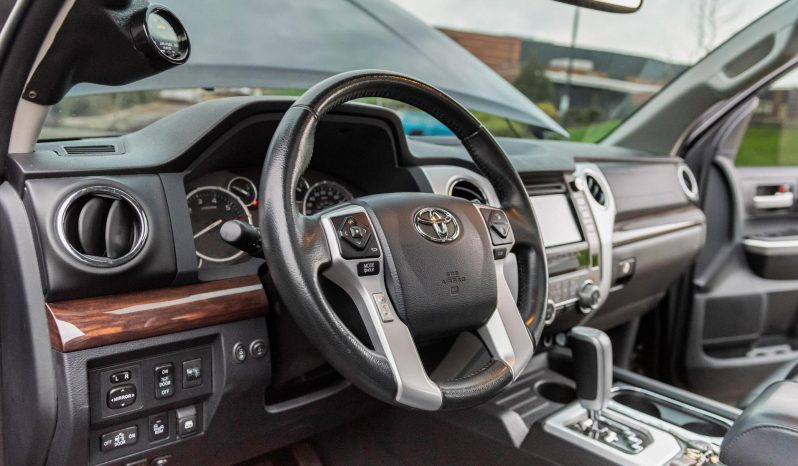 Toyota Tundra Limited CrewMax 4×4 2017 full