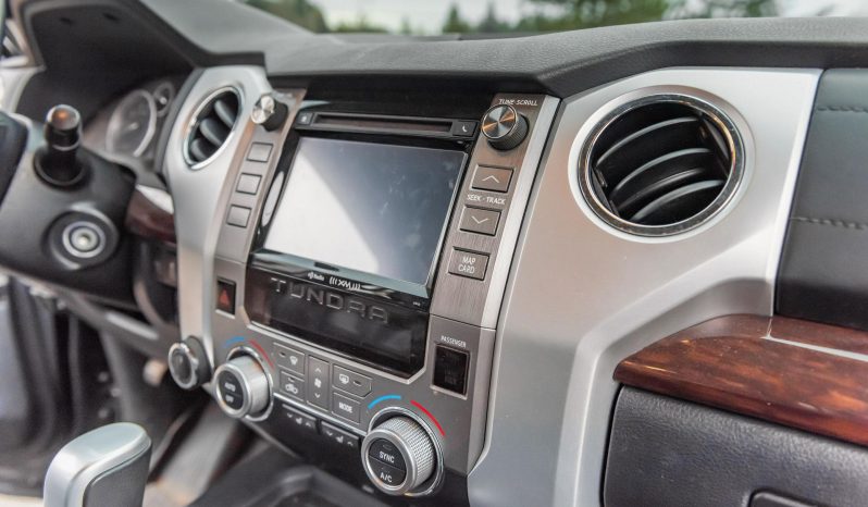 Toyota Tundra Limited CrewMax 4×4 2017 full