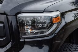 Toyota Tundra Limited CrewMax 4×4 2017 full