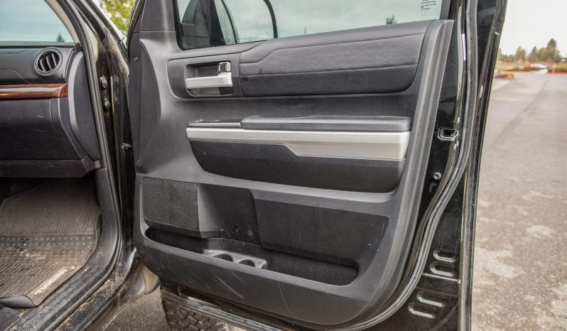 Toyota Tundra Limited CrewMax 4×4 2017 full