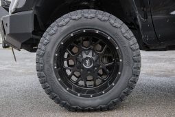 Toyota Tundra Limited CrewMax 4×4 2017 full