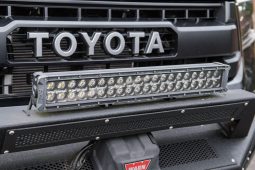 Toyota Tundra Limited CrewMax 4×4 2017 full