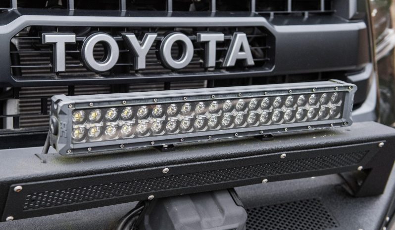 Toyota Tundra Limited CrewMax 4×4 2017 full