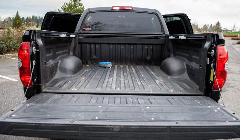 Toyota Tundra Limited CrewMax 4×4 2017 full